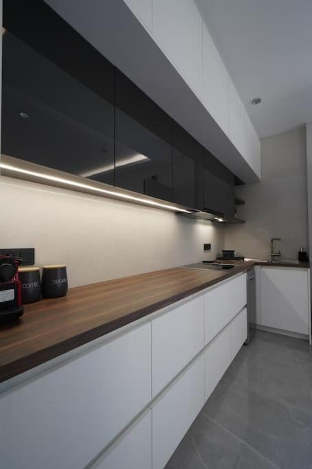 Brand New 3Br With 2 Bathrooms Marousi Apartment Atena Exterior foto